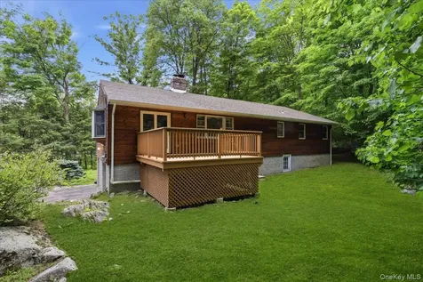 17 Galloway Lane Cortlandt Manor NY 10567