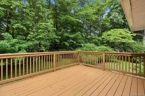17 Galloway Lane Cortlandt Manor NY 10567