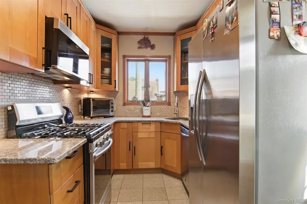 1615 Estelle Avenue Elmont NY 11003