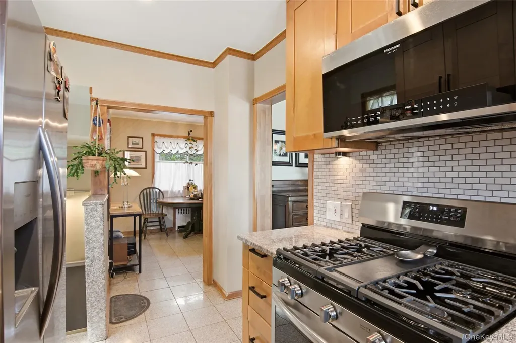 1615 Estelle Avenue Elmont NY 11003