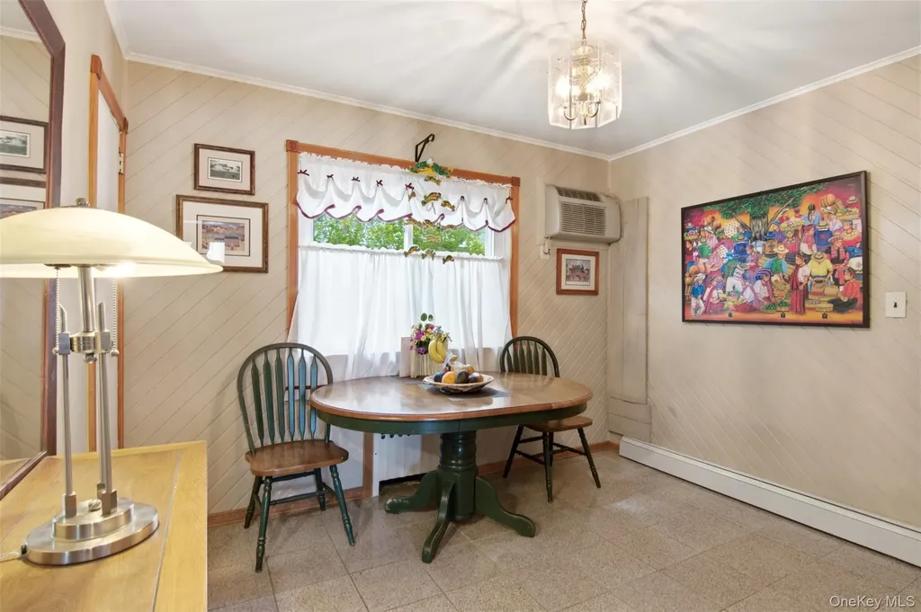 1615 Estelle Avenue Elmont NY 11003