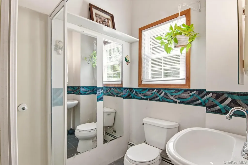 1615 Estelle Avenue Elmont NY 11003
