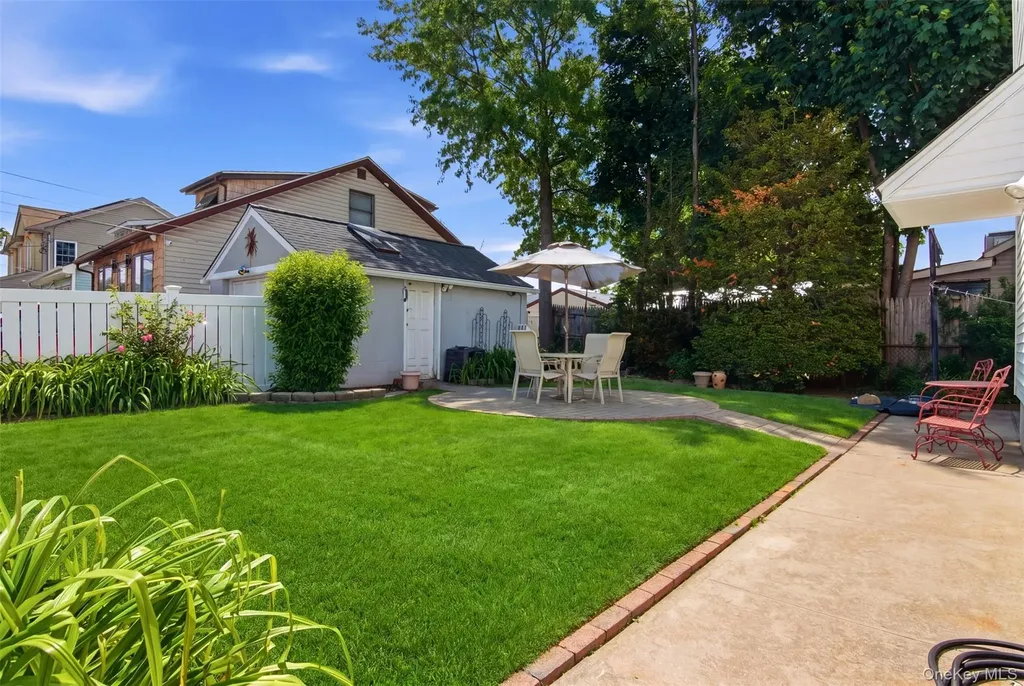 1615 Estelle Avenue Elmont NY 11003