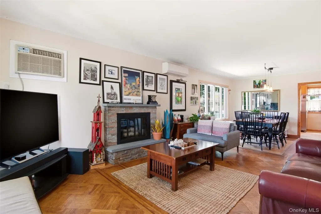 1615 Estelle Avenue Elmont NY 11003