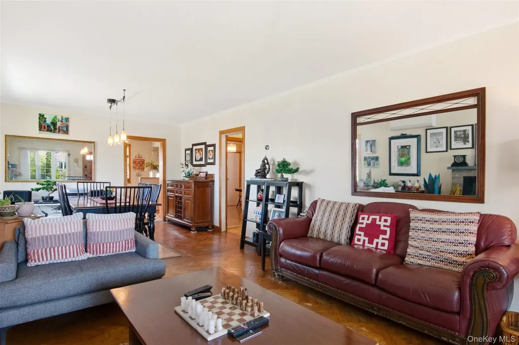 1615 Estelle Avenue Elmont NY 11003