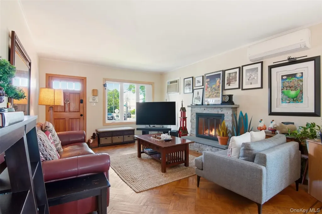 1615 Estelle Avenue Elmont NY 11003