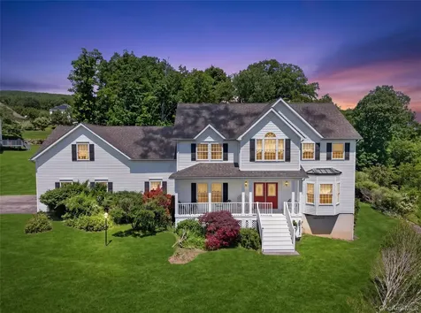 8 Alloway Crescent Highland Mills NY 10930