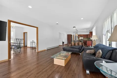 8 Alloway Crescent Highland Mills NY 10930