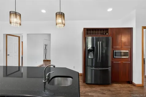 8 Alloway Crescent Highland Mills NY 10930