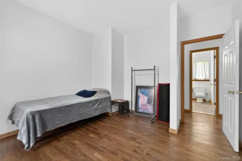 8 Alloway Crescent Highland Mills NY 10930