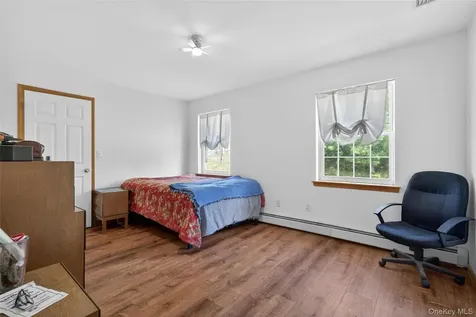 8 Alloway Crescent Highland Mills NY 10930