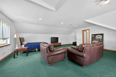 8 Alloway Crescent Highland Mills NY 10930