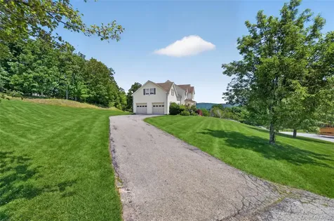8 Alloway Crescent Highland Mills NY 10930