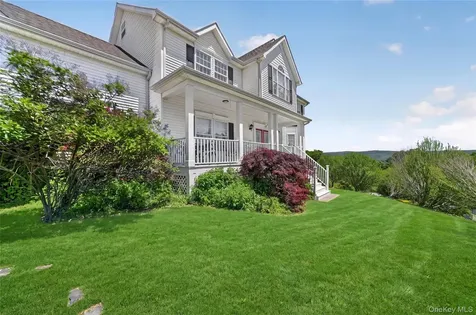 8 Alloway Crescent Highland Mills NY 10930