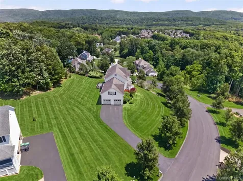 8 Alloway Crescent Highland Mills NY 10930