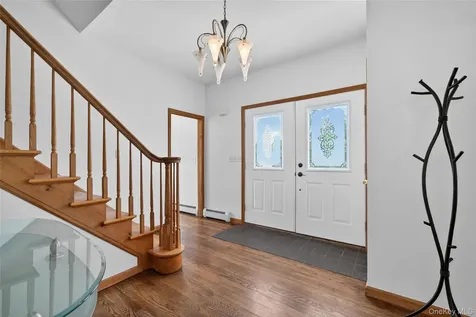 8 Alloway Crescent Highland Mills NY 10930