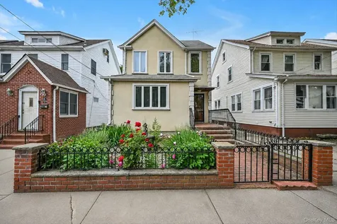 33-22 208th Street Bayside NY 11361