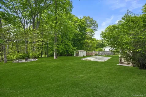 10 Mcgregor Lane Crompond NY 10517