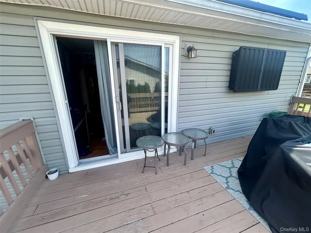 Massapequa NY 11758