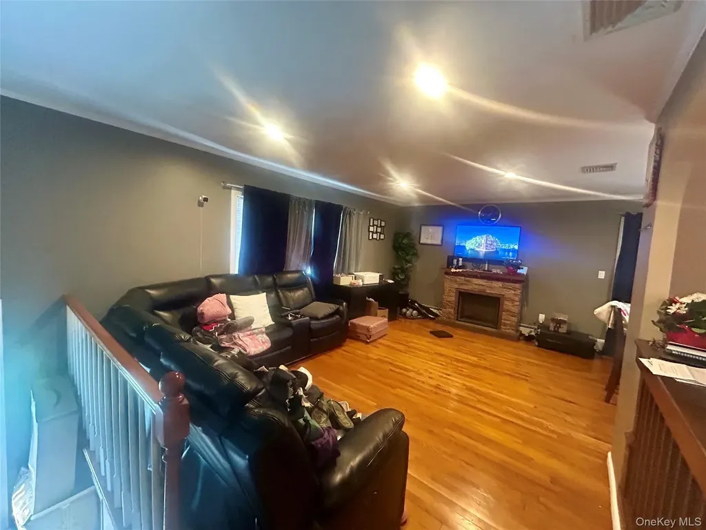 Massapequa NY 11758