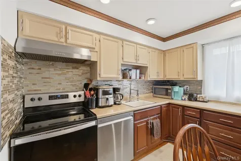 51 Peter Way Kiamesha Lake NY 12751