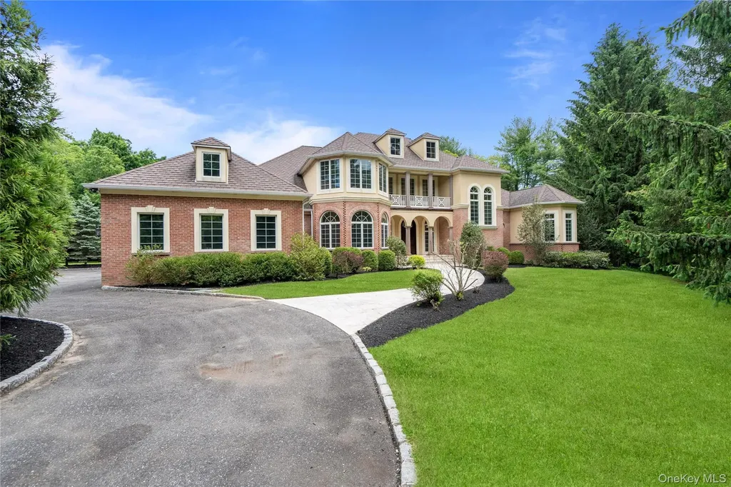 1960 Midlane S Syosset NY 11791