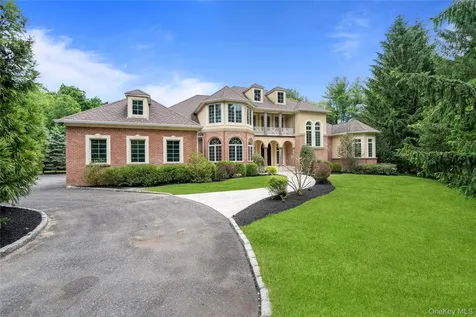1960 Midlane S Syosset NY 11791