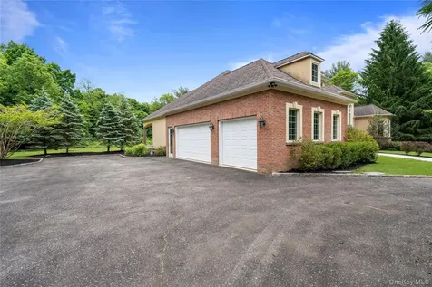 1960 Midlane S Syosset NY 11791