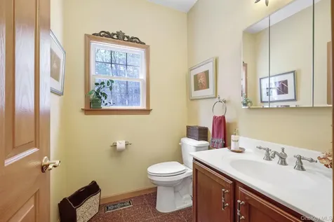 30 Whitney Drive Woodstock NY 12498