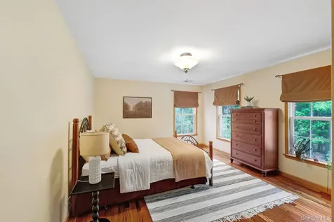 30 Whitney Drive Woodstock NY 12498