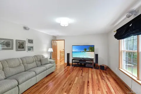 30 Whitney Drive Woodstock NY 12498