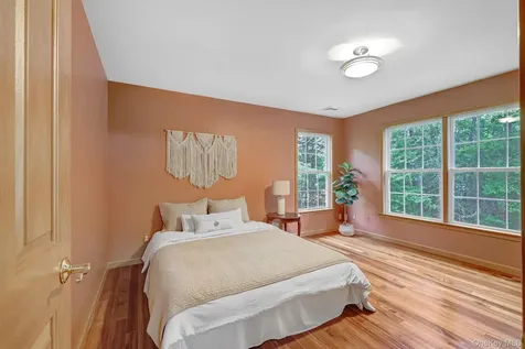 30 Whitney Drive Woodstock NY 12498