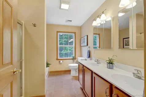 30 Whitney Drive Woodstock NY 12498