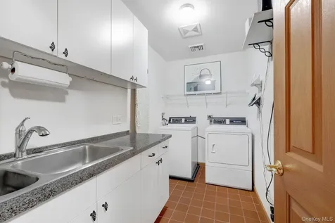 30 Whitney Drive Woodstock NY 12498