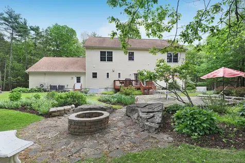 30 Whitney Drive Woodstock NY 12498