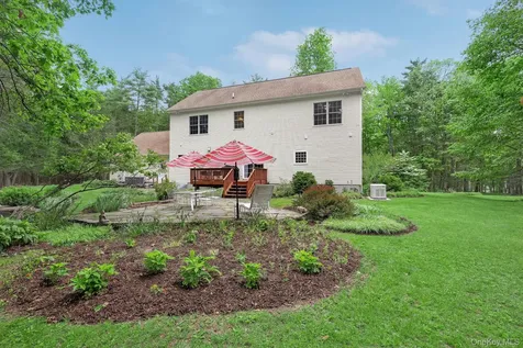 30 Whitney Drive Woodstock NY 12498