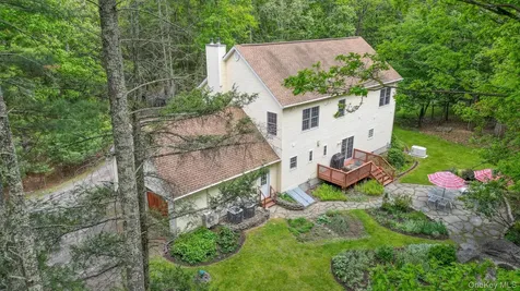 30 Whitney Drive Woodstock NY 12498