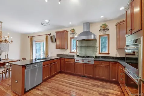 30 Whitney Drive Woodstock NY 12498
