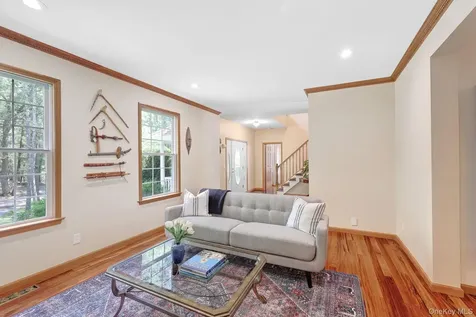 30 Whitney Drive Woodstock NY 12498