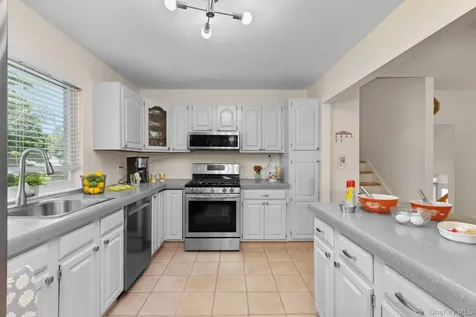 351 London Road Yorktown Heights NY 10598
