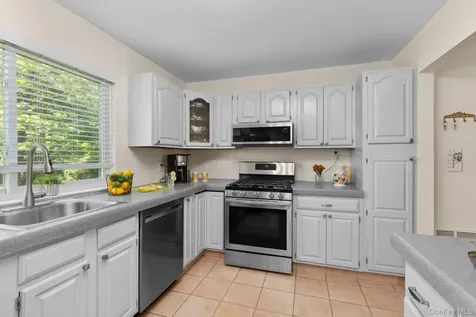351 London Road Yorktown Heights NY 10598