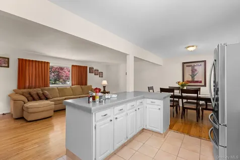 351 London Road Yorktown Heights NY 10598