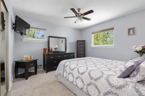 351 London Road Yorktown Heights NY 10598