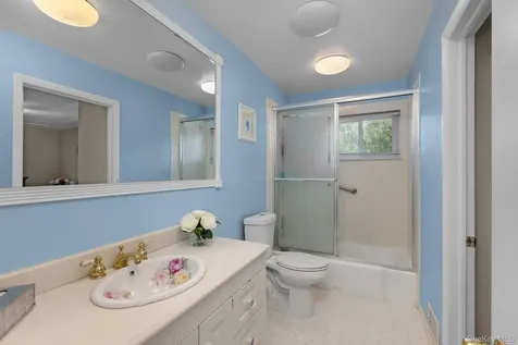 351 London Road Yorktown Heights NY 10598
