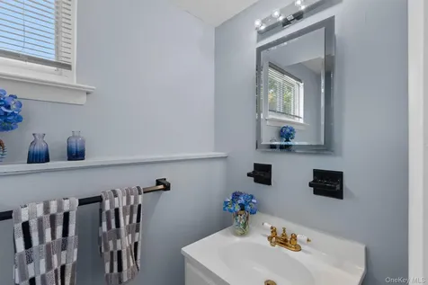 351 London Road Yorktown Heights NY 10598