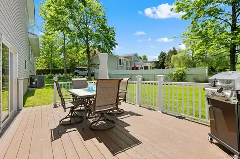 351 London Road Yorktown Heights NY 10598