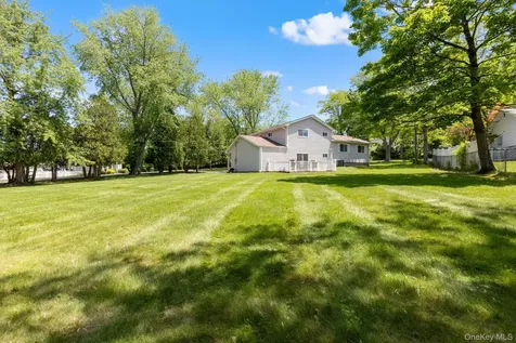 351 London Road Yorktown Heights NY 10598