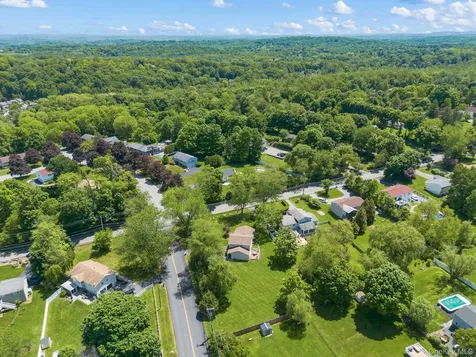 351 London Road Yorktown Heights NY 10598