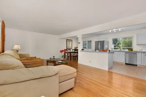 351 London Road Yorktown Heights NY 10598