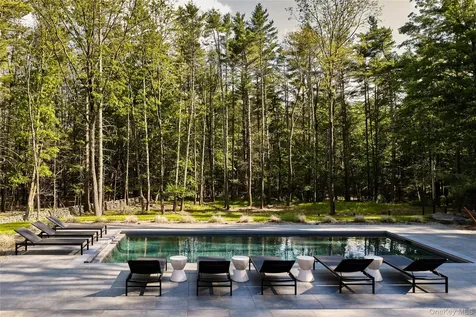 2 Stonecreek Road Woodstock NY 12498